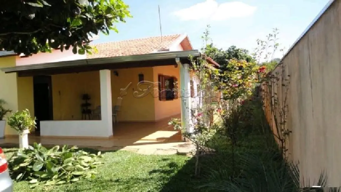 Casa com 2 quartos à venda, 160m2 em Chapadinha, Itapetininga - SP - imagem 3 Foto 3 de Casa com 2 quartos à venda, 160m2 em Chapadinha, Itapetininga - SP