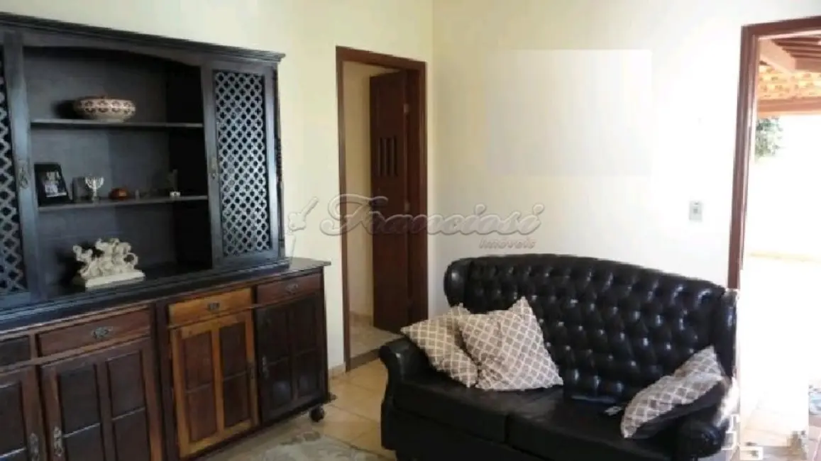 Casa com 2 quartos à venda, 160m2 em Chapadinha, Itapetininga - SP - imagem 7 Foto 7 de Casa com 2 quartos à venda, 160m2 em Chapadinha, Itapetininga - SP
