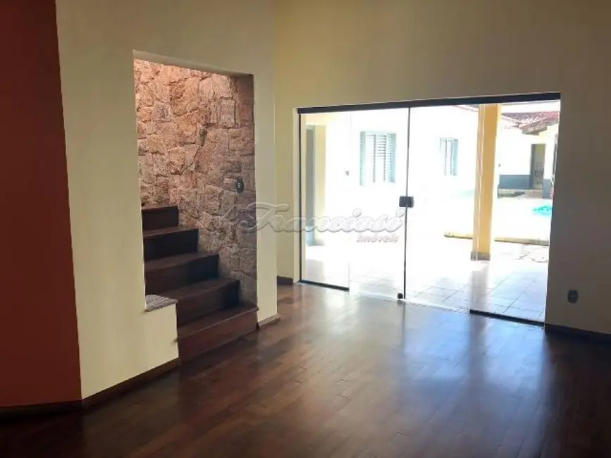 Casa com 3 quartos à venda, 600m2 em Jardim Colombo, Itapetininga - SP - imagem 4 Foto 4 de Casa com 3 quartos à venda, 600m2 em Jardim Colombo, Itapetininga - SP
