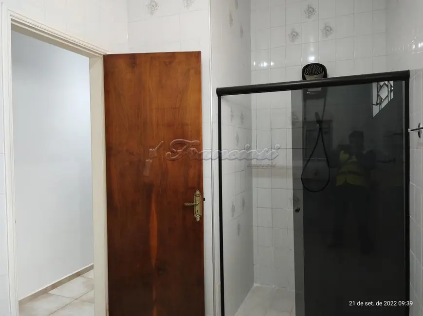 Casa com 3 quartos à venda, 220m2 em Centro, Itapetininga - SP - imagem 9 Foto 9 de Casa com 3 quartos à venda, 220m2 em Centro, Itapetininga - SP