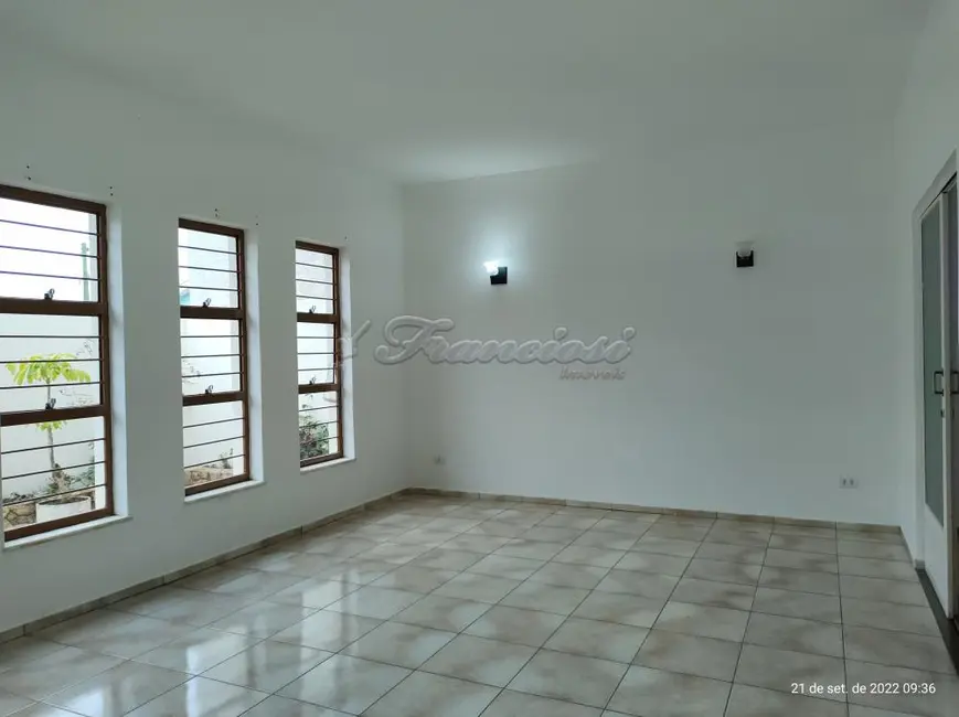 Foto 1 de Casa com 3 quartos à venda, 220m2 em Centro, Itapetininga - SP