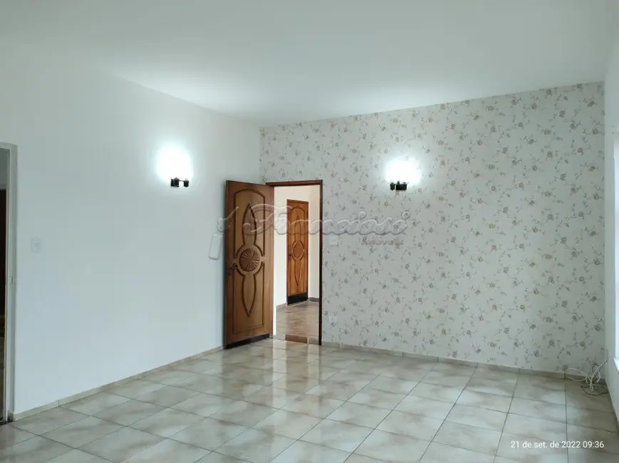 Foto 2 de Casa com 3 quartos à venda, 220m2 em Centro, Itapetininga - SP