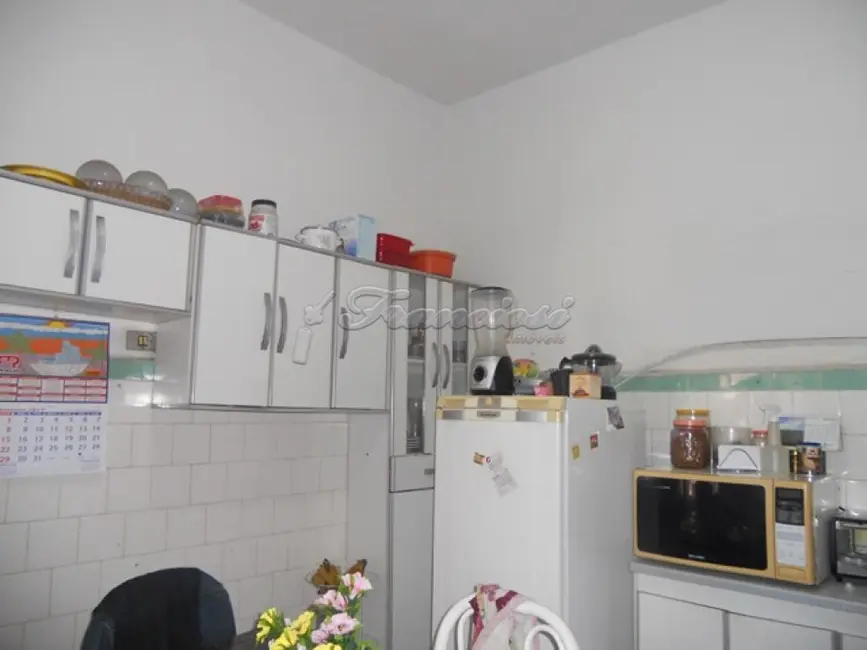 Casa com 2 quartos à venda, 71m2 em Centro, Itapetininga - SP - imagem 3 Foto 3 de Casa com 2 quartos à venda, 71m2 em Centro, Itapetininga - SP