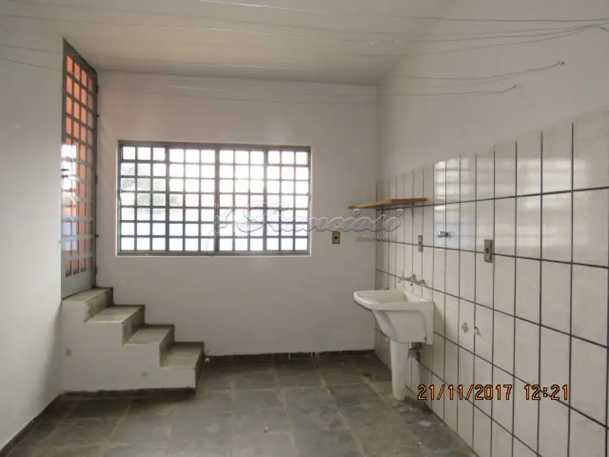 Casa com 3 quartos à venda, 300m2 em Itapetininga - SP - imagem 9 Foto 9 de Casa com 3 quartos à venda, 300m2 em Itapetininga - SP
