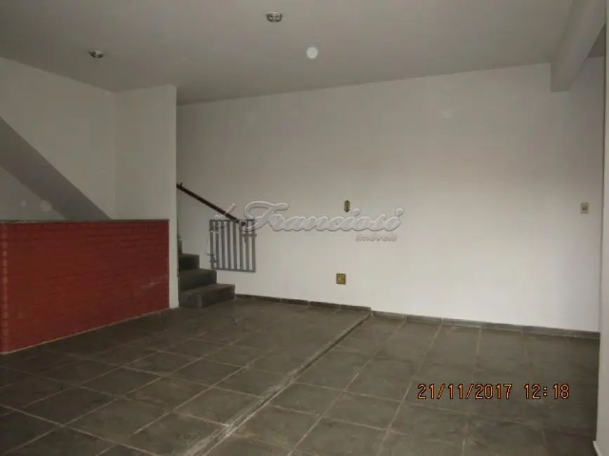 Casa com 3 quartos à venda, 300m2 em Itapetininga - SP - imagem 4 Foto 4 de Casa com 3 quartos à venda, 300m2 em Itapetininga - SP