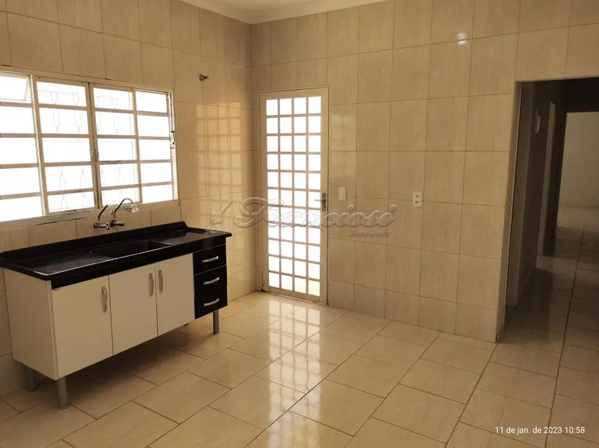 Casa com 2 quartos à venda, 79m2 em Vila Nastri, Itapetininga - SP - imagem 3 Foto 3 de Casa com 2 quartos à venda, 79m2 em Vila Nastri, Itapetininga - SP