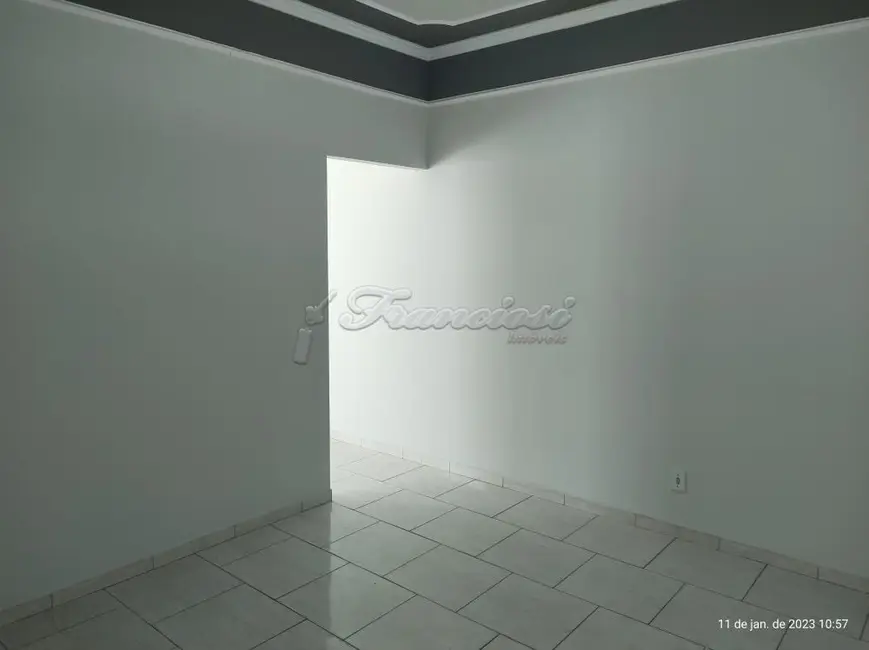 Foto 1 de Casa com 2 quartos à venda, 79m2 em Vila Nastri, Itapetininga - SP