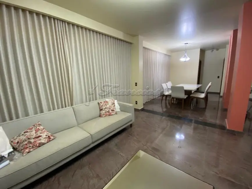Foto 2 de Casa com 3 quartos à venda, 450m2 em Centro, Itapetininga - SP