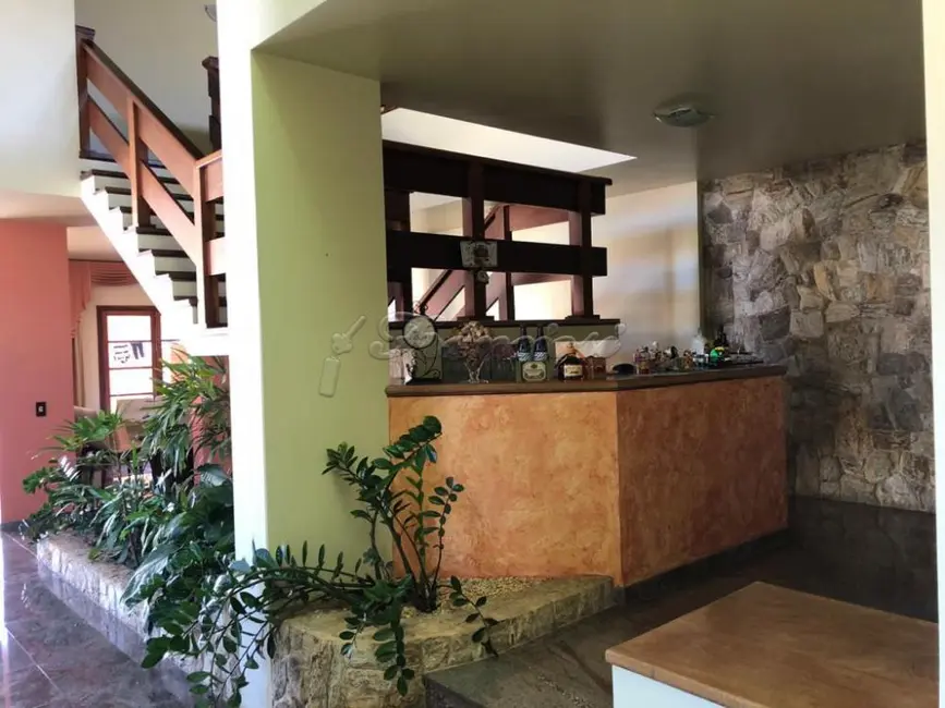 Casa com 3 quartos à venda, 450m2 em Centro, Itapetininga - SP - imagem 6 Foto 6 de Casa com 3 quartos à venda, 450m2 em Centro, Itapetininga - SP