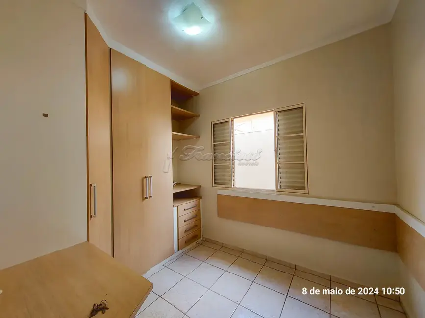 Casa com 3 quartos à venda, 190m2 em Vila Barth, Itapetininga - SP - imagem 5 Foto 5 de Casa com 3 quartos à venda, 190m2 em Vila Barth, Itapetininga - SP