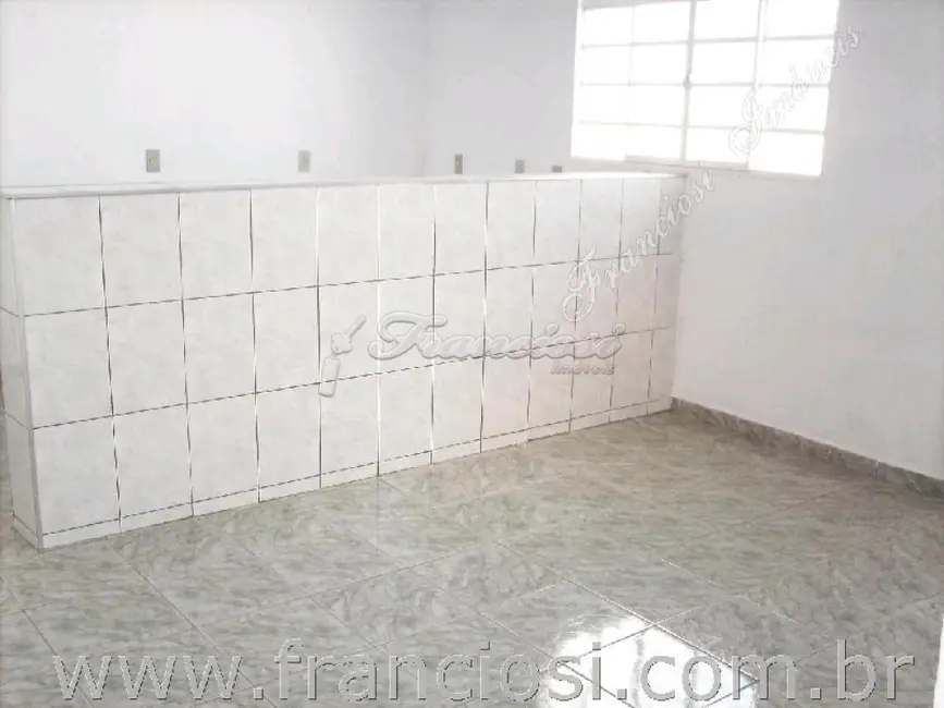 Casa com 2 quartos à venda, 150m2 em Vila Nastri, Itapetininga - SP - imagem 4 Foto 4 de Casa com 2 quartos à venda, 150m2 em Vila Nastri, Itapetininga - SP