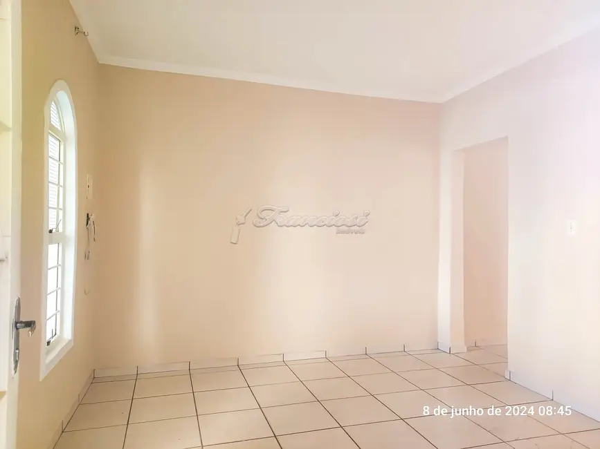 Foto 1 de Casa com 2 quartos à venda, 150m2 em Vila Reis, Itapetininga - SP