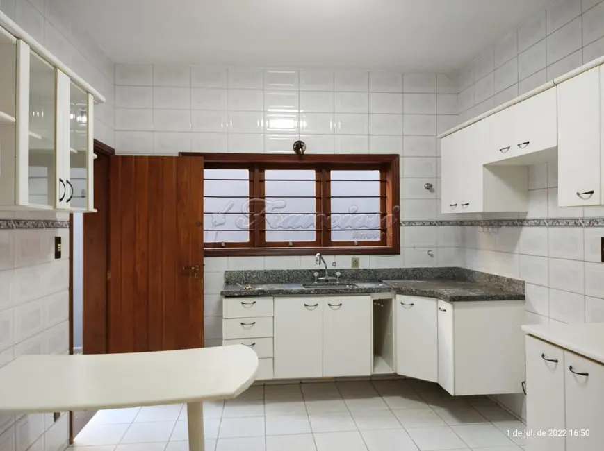 Casa de Condomínio com 3 quartos à venda, 240m2 em Vila Aparecida, Itapetininga - SP - imagem 9 Foto 9 de Casa de Condomínio com 3 quartos à venda, 240m2 em Vila Aparecida, Itapetininga - SP