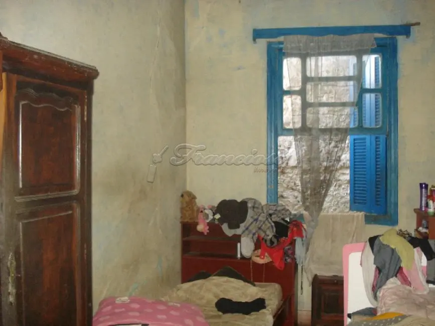 Casa com 2 quartos à venda, 210m2 em Centro, Itapetininga - SP - imagem 3 Foto 3 de Casa com 2 quartos à venda, 210m2 em Centro, Itapetininga - SP