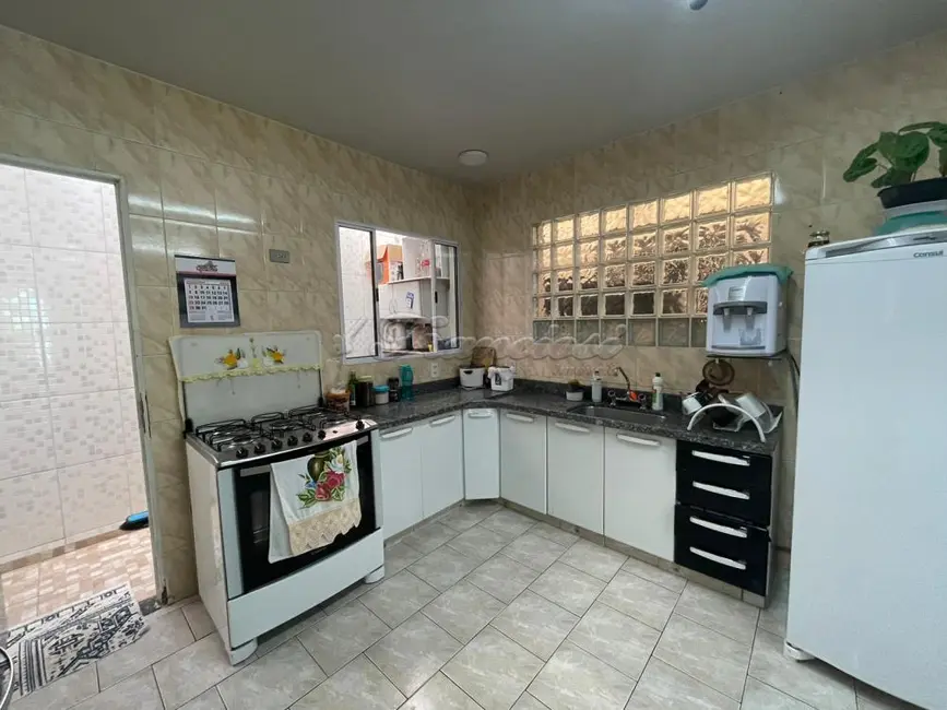 Casa com 3 quartos à venda, 210m2 em Vila Nova Itapetininga, Itapetininga - SP - imagem 5 Foto 5 de Casa com 3 quartos à venda, 210m2 em Vila Nova Itapetininga, Itapetininga - SP