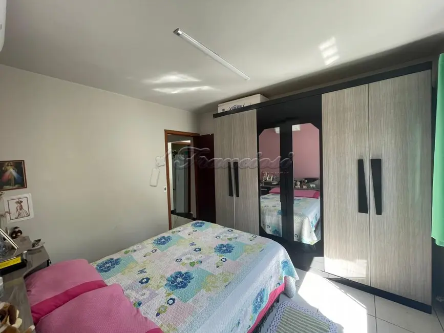 Casa com 3 quartos à venda, 210m2 em Vila Nova Itapetininga, Itapetininga - SP - imagem 9 Foto 9 de Casa com 3 quartos à venda, 210m2 em Vila Nova Itapetininga, Itapetininga - SP