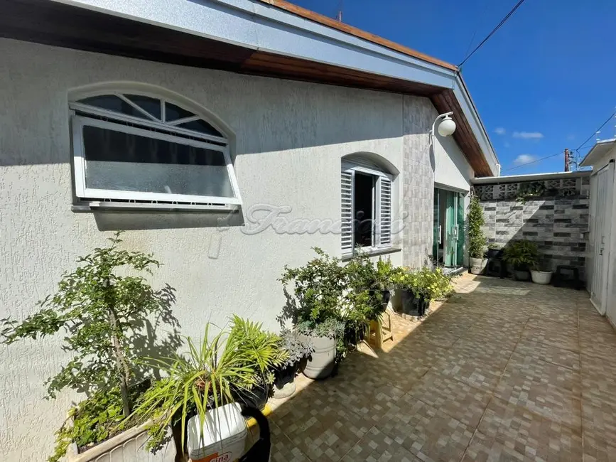 Foto 1 de Casa com 3 quartos à venda, 210m2 em Vila Nova Itapetininga, Itapetininga - SP