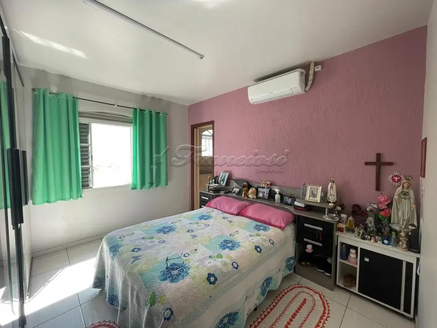 Casa com 3 quartos à venda, 210m2 em Vila Nova Itapetininga, Itapetininga - SP - imagem 7 Foto 7 de Casa com 3 quartos à venda, 210m2 em Vila Nova Itapetininga, Itapetininga - SP