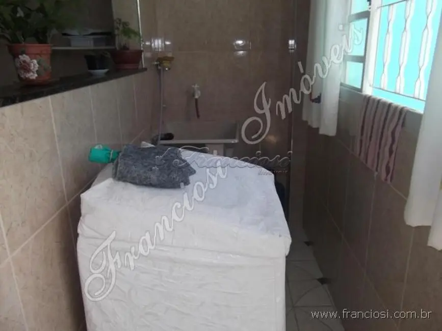 Casa com 5 quartos à venda, 180m2 em Vila Vendramini, Itapetininga - SP - imagem 8 Foto 8 de Casa com 5 quartos à venda, 180m2 em Vila Vendramini, Itapetininga - SP