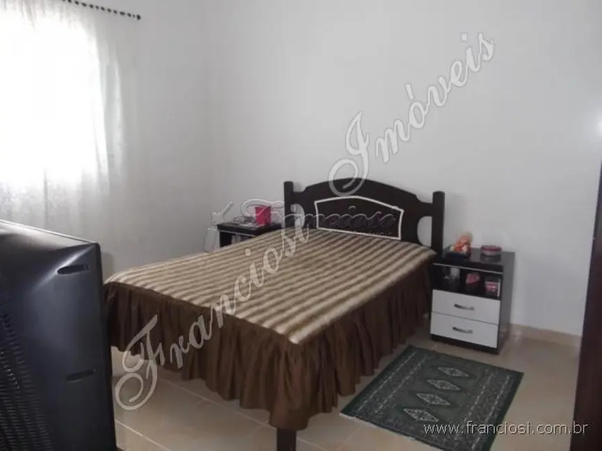 Casa com 5 quartos à venda, 180m2 em Vila Vendramini, Itapetininga - SP - imagem 4 Foto 4 de Casa com 5 quartos à venda, 180m2 em Vila Vendramini, Itapetininga - SP