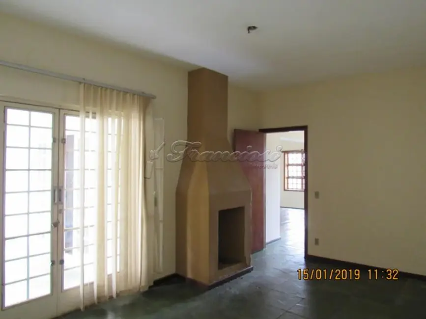 Casa com 4 quartos à venda, 450m2 em Vila Barth, Itapetininga - SP - imagem 3 Foto 3 de Casa com 4 quartos à venda, 450m2 em Vila Barth, Itapetininga - SP