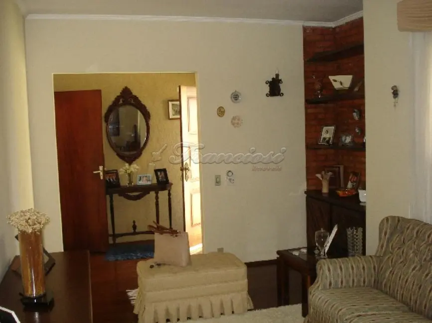 Casa com 3 quartos à venda, 213m2 em Vila Ginez, Itapetininga - SP - imagem 4 Foto 4 de Casa com 3 quartos à venda, 213m2 em Vila Ginez, Itapetininga - SP
