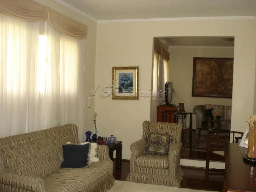 Casa com 3 quartos à venda, 213m2 em Vila Ginez, Itapetininga - SP - imagem 3 Foto 3 de Casa com 3 quartos à venda, 213m2 em Vila Ginez, Itapetininga - SP