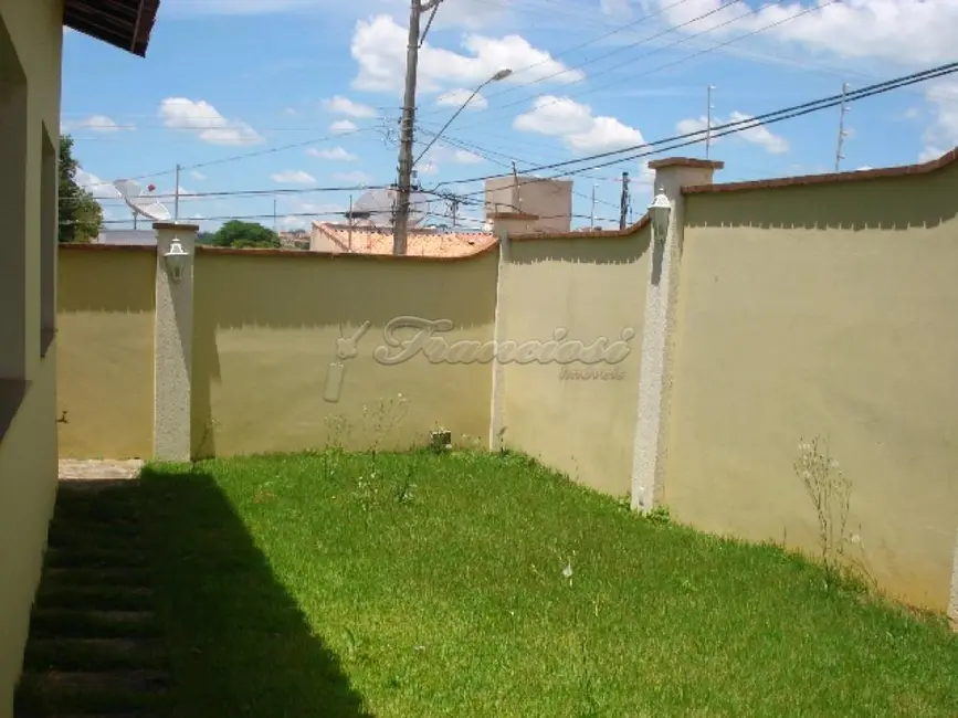 Foto 1 de Casa com 3 quartos à venda, 213m2 em Vila Ginez, Itapetininga - SP