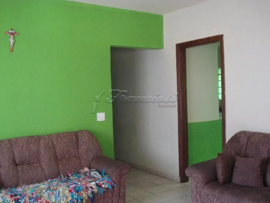 Casa com 3 quartos à venda, 109m2 em Itapetininga - SP - imagem 2 Foto 2 de Casa com 3 quartos à venda, 109m2 em Itapetininga - SP