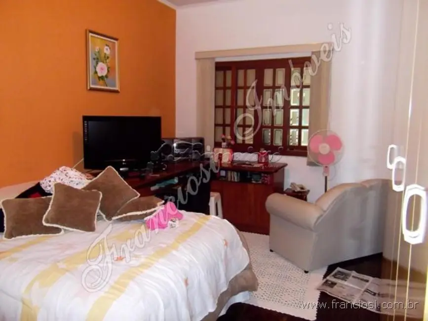 Casa com 4 quartos à venda, 190m2 em Centro, Itapetininga - SP - imagem 9 Foto 9 de Casa com 4 quartos à venda, 190m2 em Centro, Itapetininga - SP