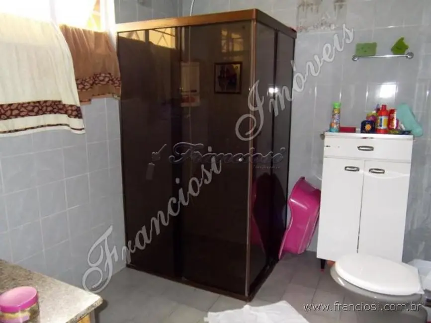 Casa com 4 quartos à venda, 190m2 em Centro, Itapetininga - SP - imagem 8 Foto 8 de Casa com 4 quartos à venda, 190m2 em Centro, Itapetininga - SP