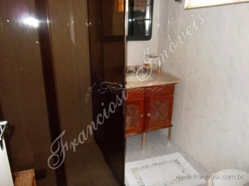 Casa com 4 quartos à venda, 190m2 em Centro, Itapetininga - SP - imagem 5 Foto 5 de Casa com 4 quartos à venda, 190m2 em Centro, Itapetininga - SP