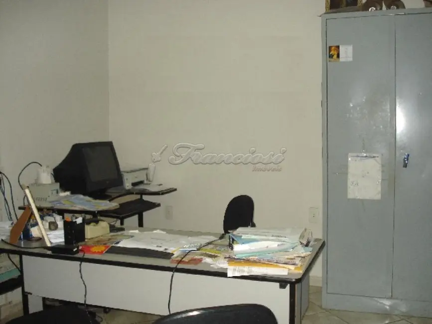 Loja com 3 quartos à venda, 230m2 em Centro, Itapetininga - SP - imagem 3 Foto 3 de Loja com 3 quartos à venda, 230m2 em Centro, Itapetininga - SP