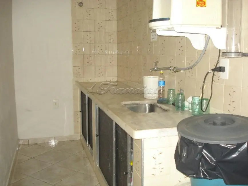 Loja com 3 quartos à venda, 230m2 em Centro, Itapetininga - SP - imagem 4 Foto 4 de Loja com 3 quartos à venda, 230m2 em Centro, Itapetininga - SP