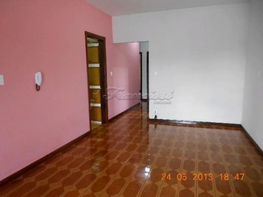 Foto 1 de Casa com 3 quartos à venda, 300m2 em Angatuba - SP