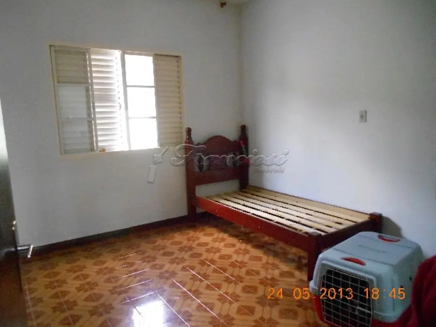 Casa com 3 quartos à venda, 300m2 em Angatuba - SP - imagem 6 Foto 6 de Casa com 3 quartos à venda, 300m2 em Angatuba - SP