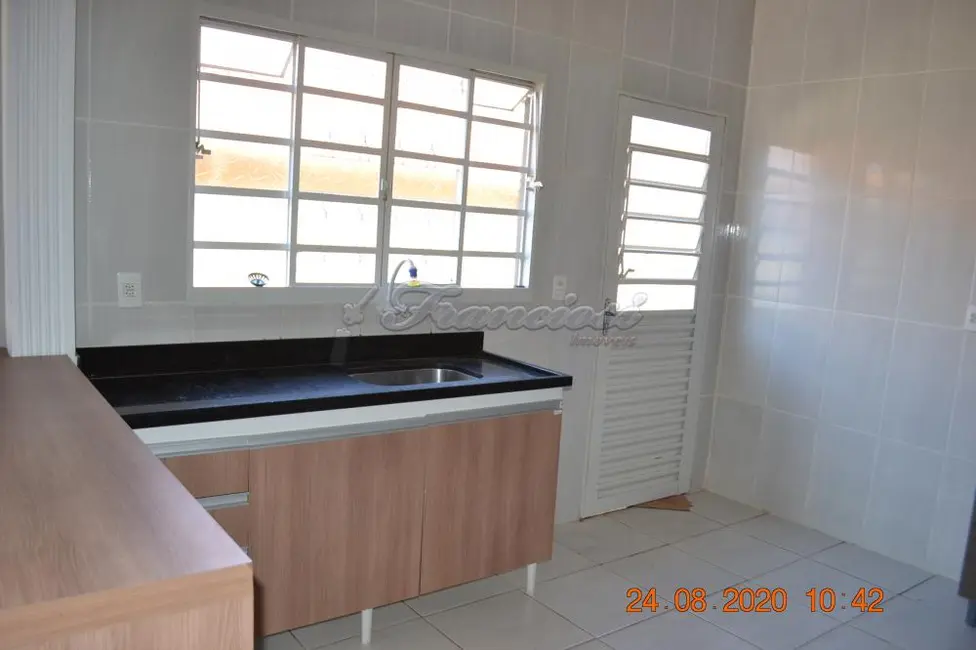 Casa com 2 quartos à venda, 85m2 em Vila Piedade, Itapetininga - SP - imagem 4 Foto 4 de Casa com 2 quartos à venda, 85m2 em Vila Piedade, Itapetininga - SP