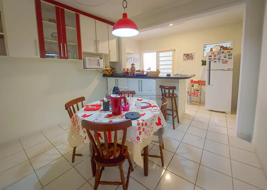 Casa com 3 quartos à venda, 133m2 em Vila Barth, Itapetininga - SP - imagem 4 Foto 4 de Casa com 3 quartos à venda, 133m2 em Vila Barth, Itapetininga - SP