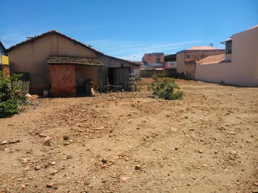 Prédio Inteiro com 2 quartos à venda, 2000m2 em Centro, Guarei - SP - imagem 3 Foto 3 de Prédio Inteiro com 2 quartos à venda, 2000m2 em Centro, Guarei - SP
