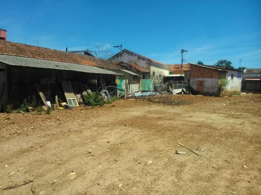 Prédio Inteiro com 2 quartos à venda, 2000m2 em Centro, Guarei - SP - imagem 4 Foto 4 de Prédio Inteiro com 2 quartos à venda, 2000m2 em Centro, Guarei - SP