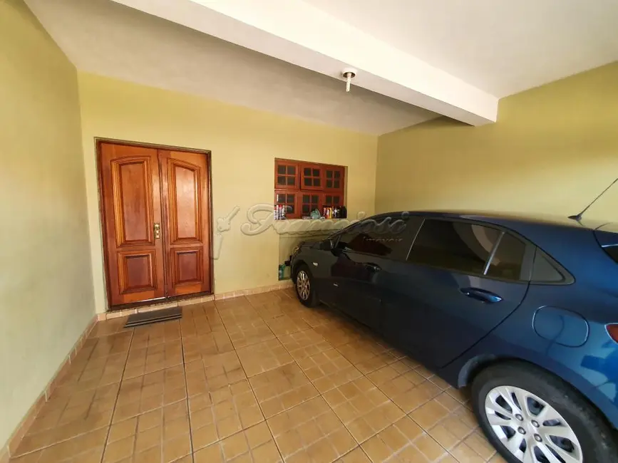 Casa com 5 quartos à venda, 125m2 em Vila Mazarino, Itapetininga - SP - imagem 3 Foto 3 de Casa com 5 quartos à venda, 125m2 em Vila Mazarino, Itapetininga - SP