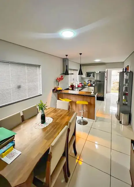 Casa com 4 quartos à venda, 300m2 em Vila Barth, Itapetininga - SP - imagem 4 Foto 4 de Casa com 4 quartos à venda, 300m2 em Vila Barth, Itapetininga - SP
