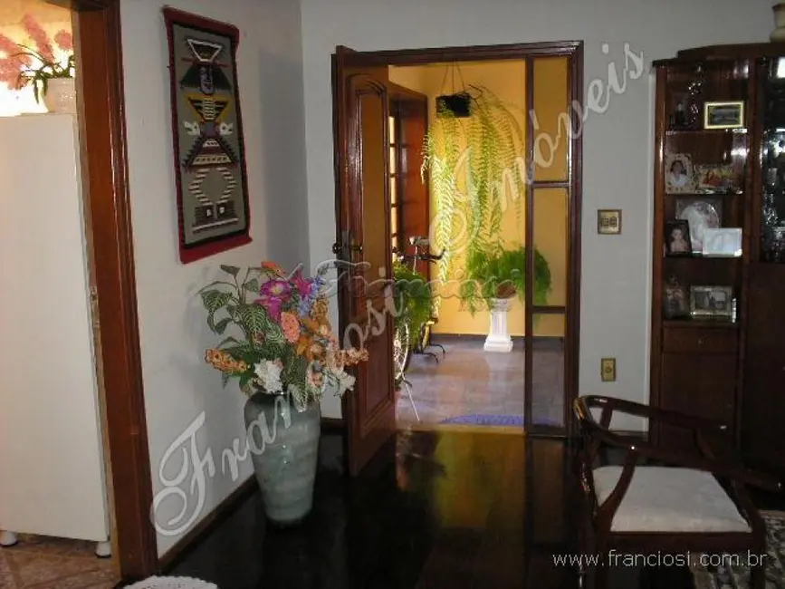 Casa com 4 quartos à venda, 380m2 em Centro, Itapetininga - SP - imagem 9 Foto 9 de Casa com 4 quartos à venda, 380m2 em Centro, Itapetininga - SP