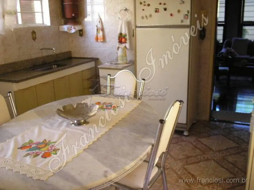 Casa com 4 quartos à venda, 380m2 em Centro, Itapetininga - SP - imagem 8 Foto 8 de Casa com 4 quartos à venda, 380m2 em Centro, Itapetininga - SP