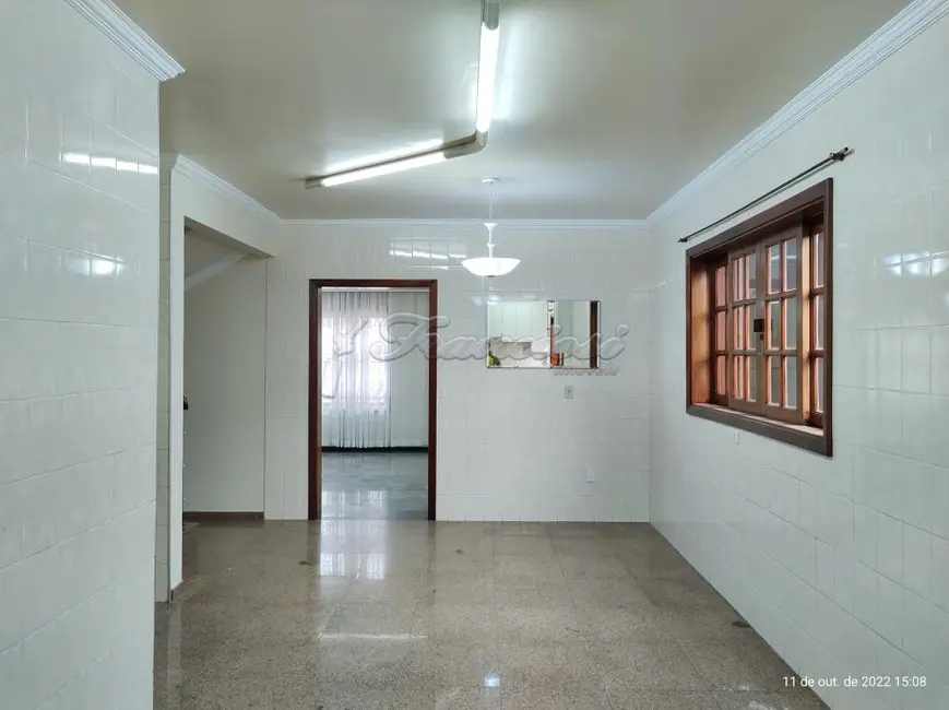 Casa com 3 quartos à venda, 450m2 em Centro, Itapetininga - SP - imagem 4 Foto 4 de Casa com 3 quartos à venda, 450m2 em Centro, Itapetininga - SP