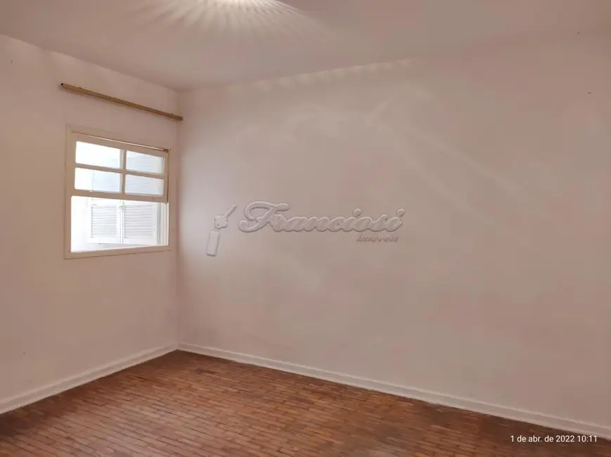 Casa com 2 quartos à venda, 153m2 em Centro, Itapetininga - SP - imagem 3 Foto 3 de Casa com 2 quartos à venda, 153m2 em Centro, Itapetininga - SP