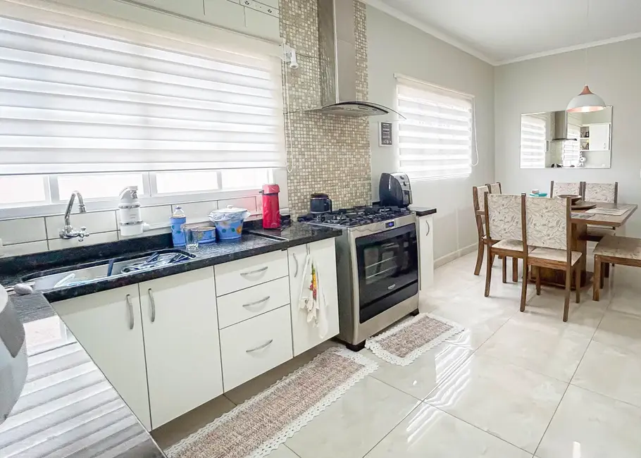 Casa com 3 quartos à venda, 200m2 em Jardim Fogaça, Itapetininga - SP - imagem 5 Foto 5 de Casa com 3 quartos à venda, 200m2 em Jardim Fogaça, Itapetininga - SP