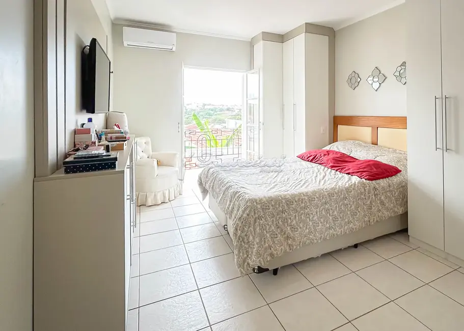 Casa com 3 quartos à venda, 200m2 em Jardim Fogaça, Itapetininga - SP - imagem 8 Foto 8 de Casa com 3 quartos à venda, 200m2 em Jardim Fogaça, Itapetininga - SP