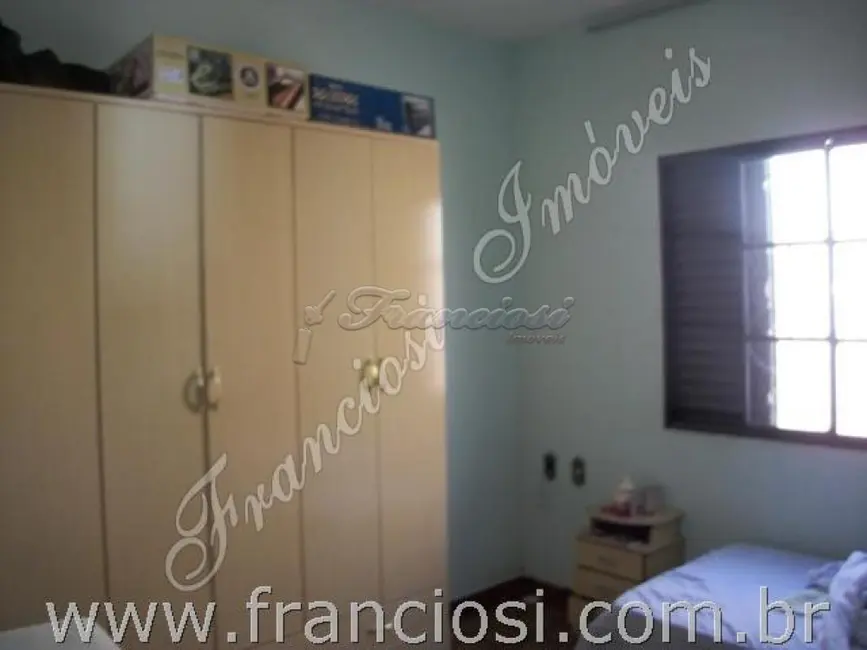 Casa com 2 quartos à venda, 180m2 em Vila Salém, Itapetininga - SP - imagem 5 Foto 5 de Casa com 2 quartos à venda, 180m2 em Vila Salém, Itapetininga - SP