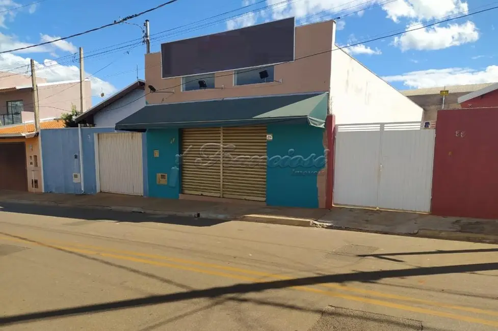Foto 1 de Loja à venda, 140m2 em Vila Mazzei, Itapetininga - SP